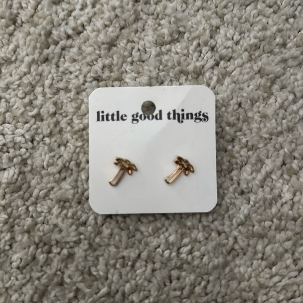 Palm Tree Pierced Earrings